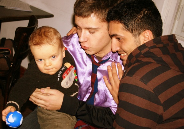 Male_Couple_With_Child-02.jpg